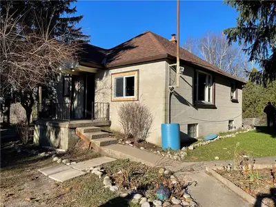 1236 SOUTHDALE Road E, London South, ON N6E 1B4