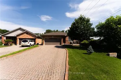 110 EULA WHITE Place, London South, ON N5Z 5C3