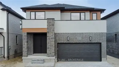 2093 TOKALA Trail, London North, ON N6G 3X7