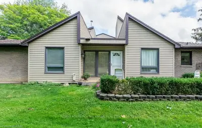 695 WOODCREST Boulevard 6, London South, ON N6K 1P8