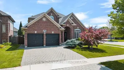 562 COTTONTAIL Crescent, London North, ON N5X 4M4