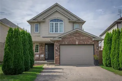 850 Queensborough Crescent, London North, On N6g 5k2