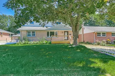 60 THORNCREST Crescent, London South, ON N6J 1K3