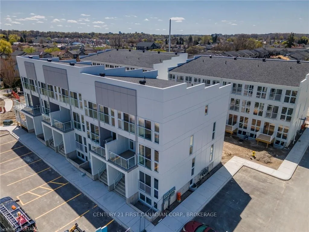 234 EDGEVALLEY Road 83, London East, ON N5V 5J3