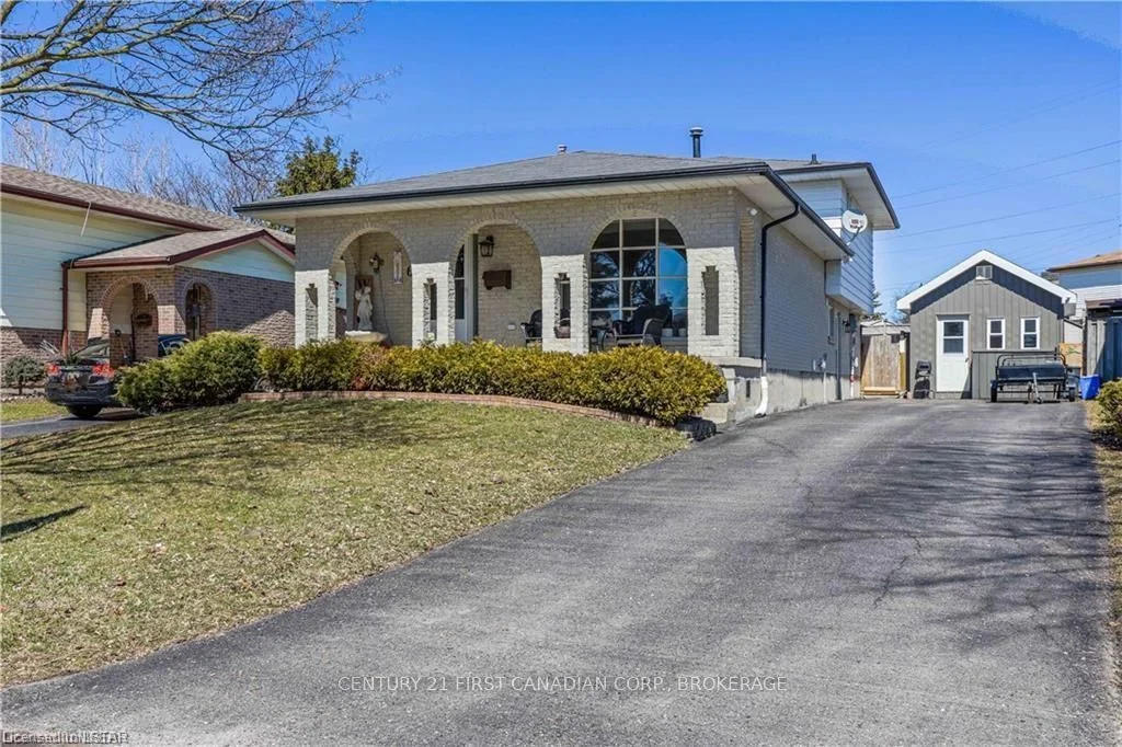 6 Lysanda Avenue B, London South, On N5z 4l2