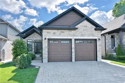 723 Rollingacres Place, London North, On N5x 4k5
