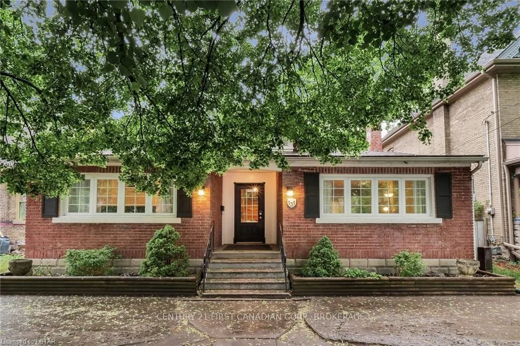 131 High Street, London South, On N6c 4k3