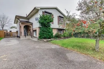 74 Beechbank Crescent, London South, On N6e 2p2