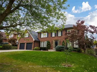 22 Buttermere Road, London North, On N6g 4l1