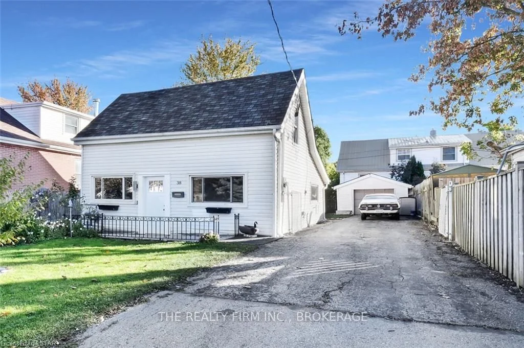 38 Mackay Avenue, London South, On N6j 2t9