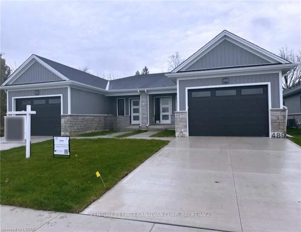 489 MAIN Street, Plympton-Wyoming, ON N0N 1T0