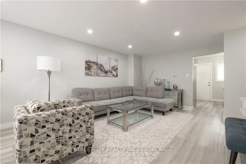 1095 Jalna Boulevard 49, London South, On N6e 2y7