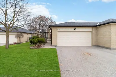 211 PINE VALLEY Drive 43, London South, ON N6J 4W5