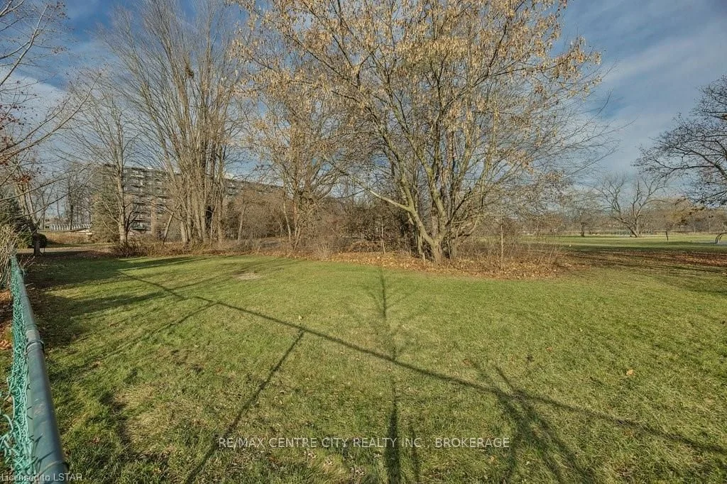 602 Hale Street, London East, On N5w 1h4