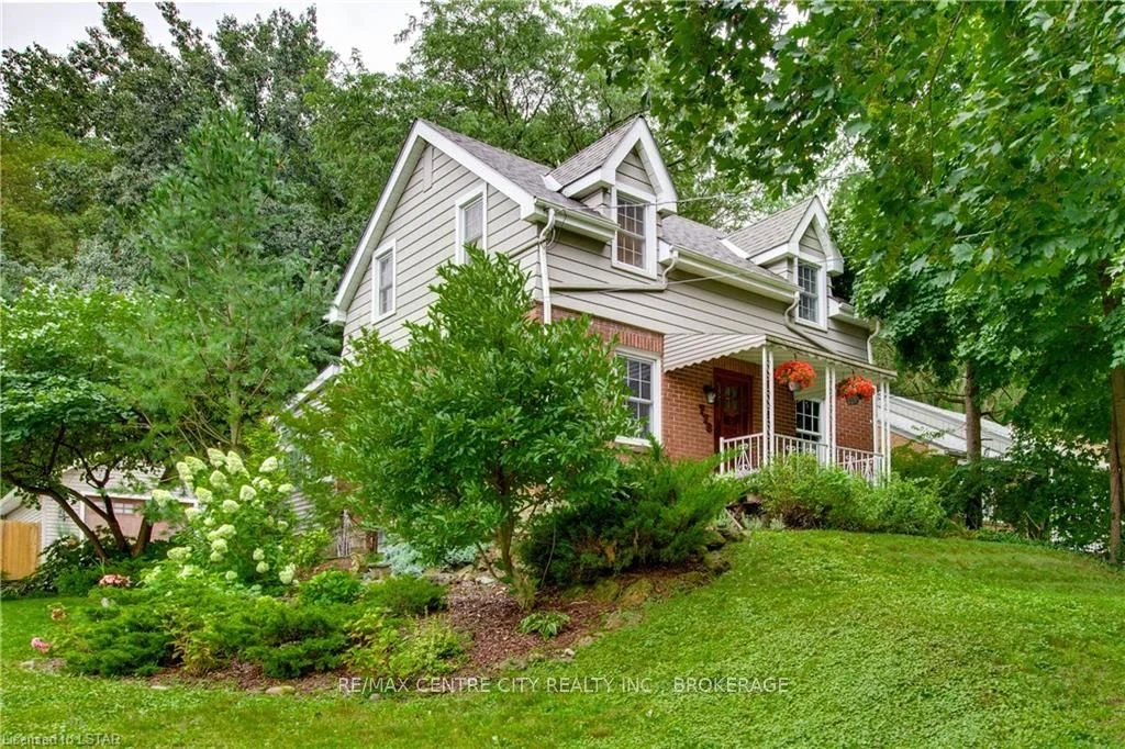 776 SPRINGBANK Drive, London South, ON N6K 1A4