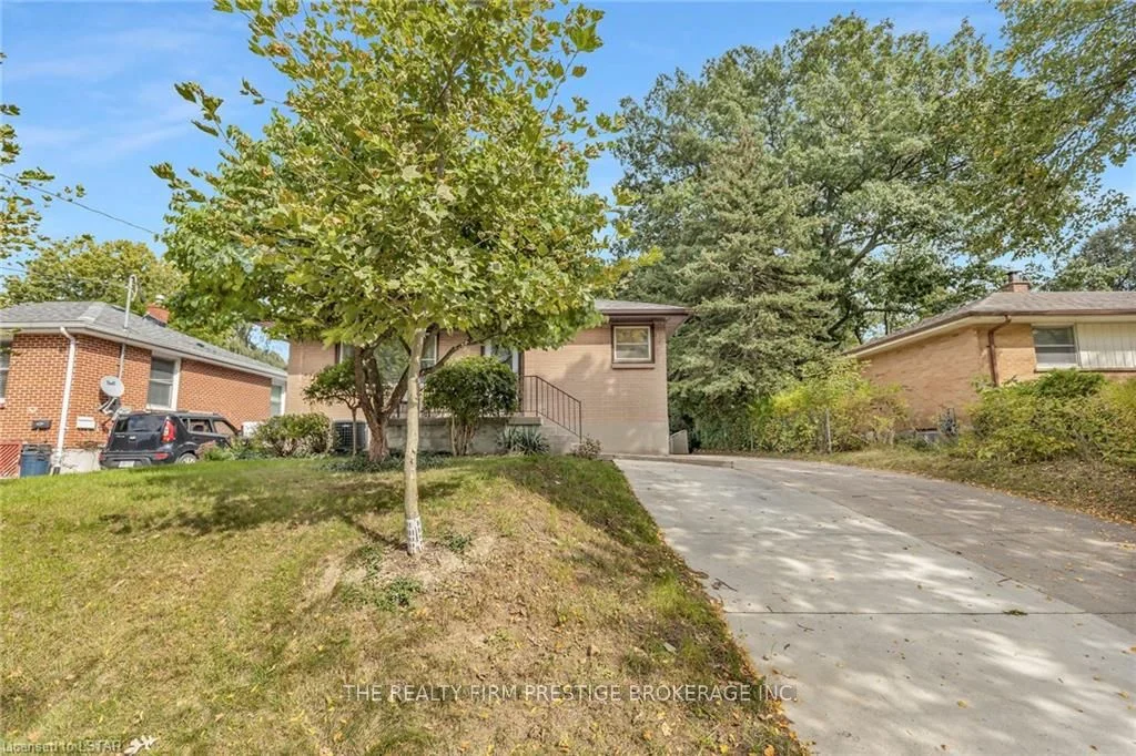 36 Gladstone Avenue, London South, On N5z 3r1