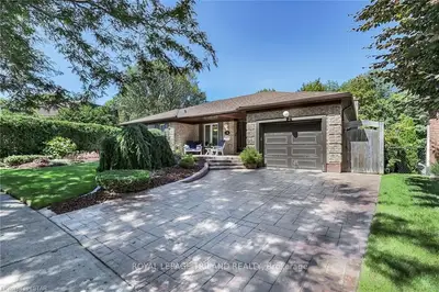 72 Springfield Crescent, London South, On N6k 2t6