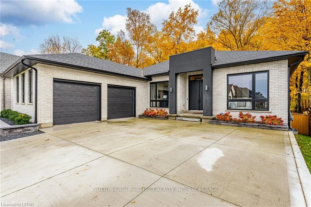 34 KEMP Crescent, Strathroy-Caradoc, ON N7G 0G3