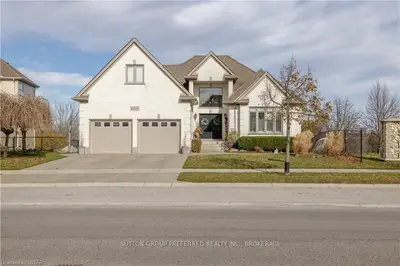 1822 Ironwood Road, London South, On N6k 5c7