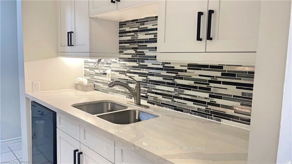 1445 HURON Street 103, London East, ON N5V 2E6