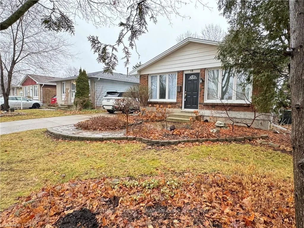 13 Fennell Crescent, London South, On N6e 2e2