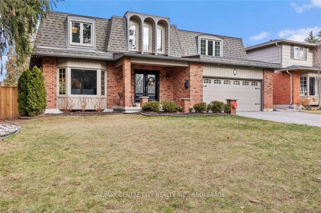 4 Widdicomb Crescent, London South, On N6k 3c1