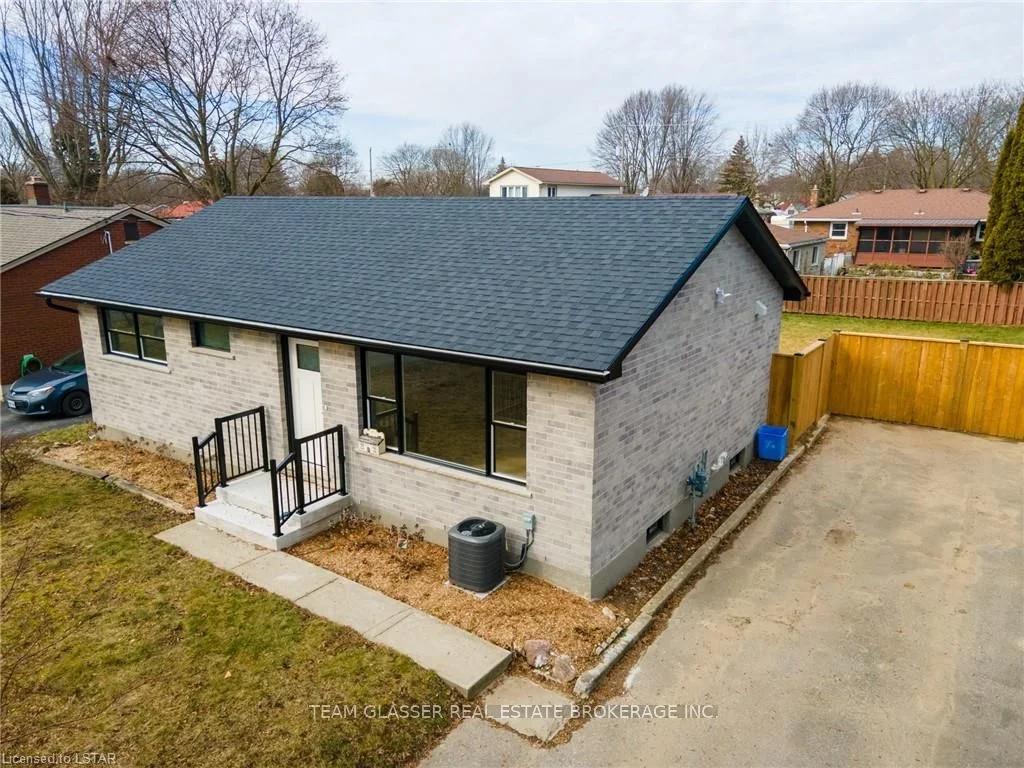 238 Tremont Road, London East, On N5v 1c4