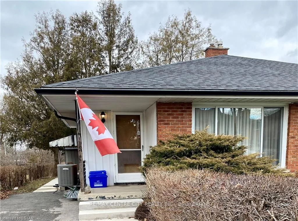 28 A Sumner Road, London South, On N5z 3y7