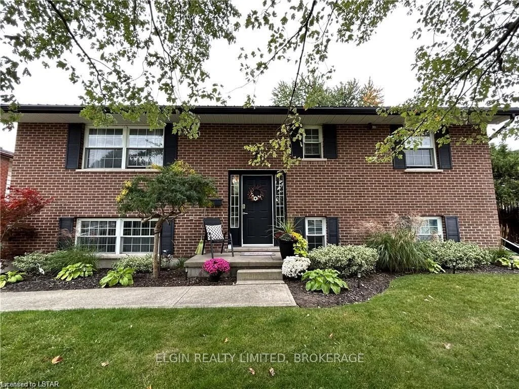 61 Westgate Avenue, Strathroy-caradoc, On N7g 3s9