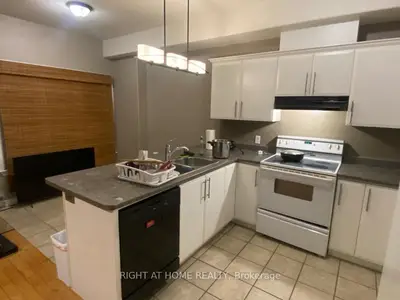 912 Swanfield Street, Kingston, On K7m 0a5