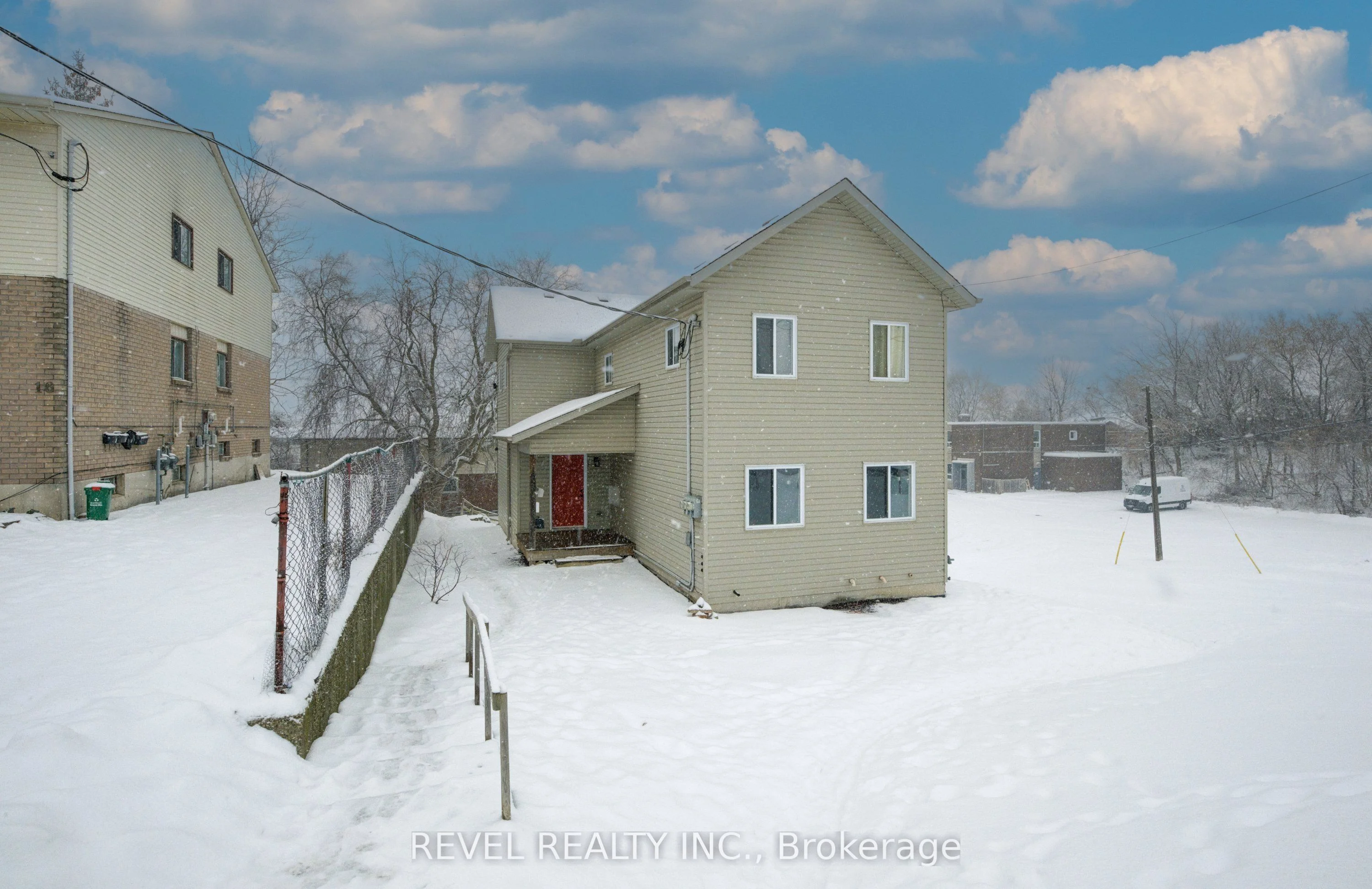 20 Puleston Street 2, Brantford, On N3s 6p2
