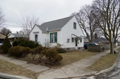 29 Curtis Street, Brantford, On N3s 5c2