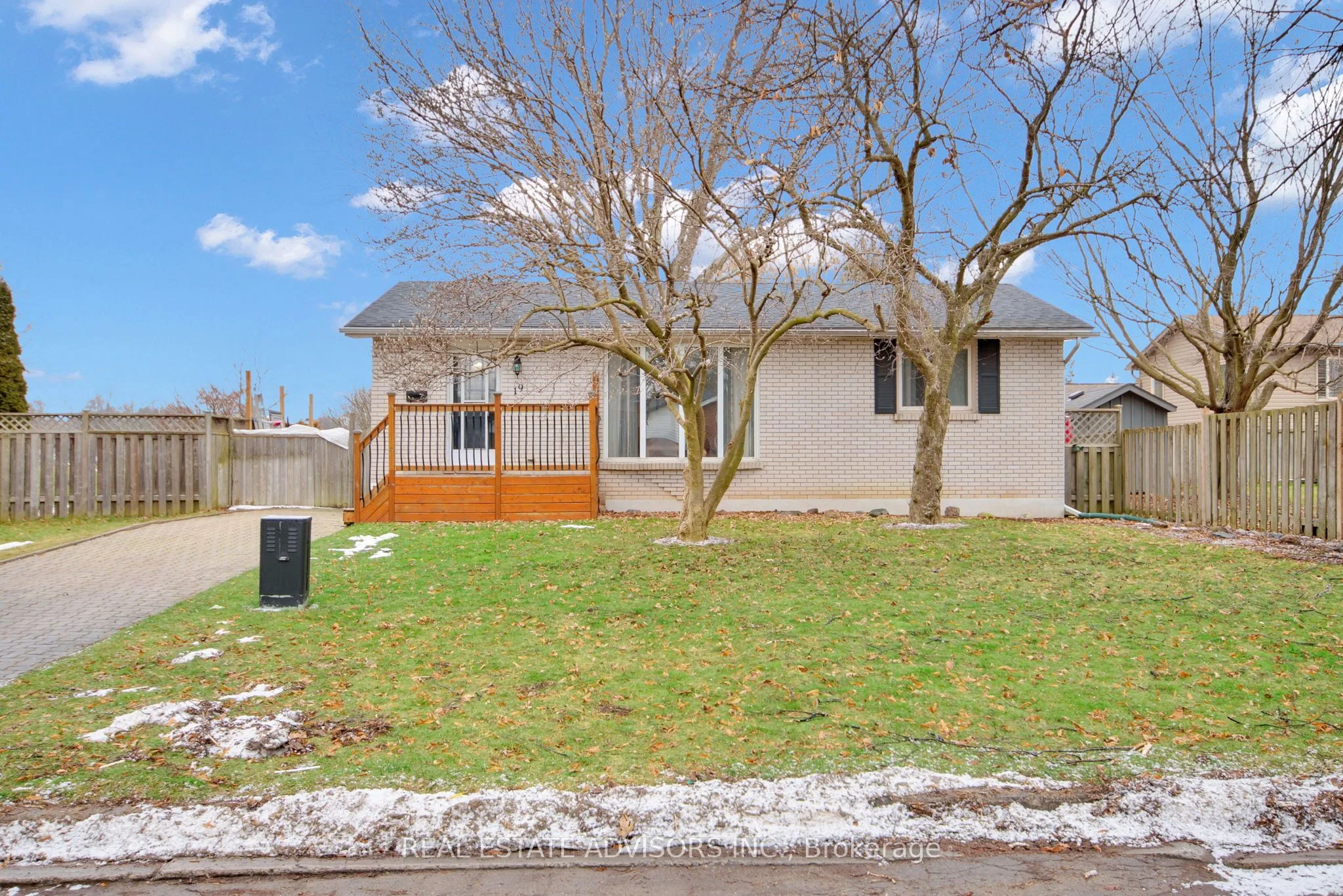 19 Kinburn Crescent N, London South, ON N6E 1J3