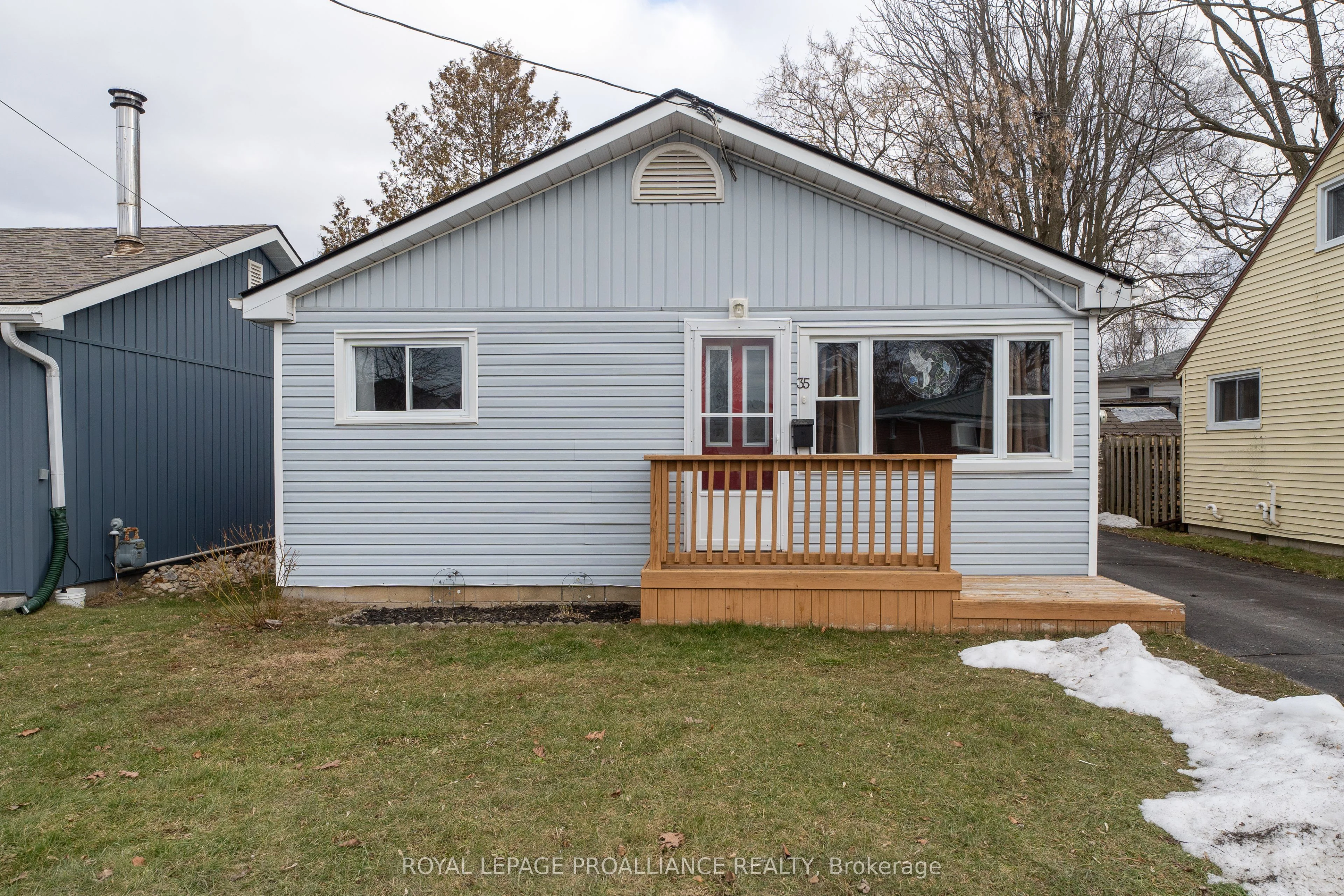 35 Leopold Street, Quinte West, On K8v 2k1