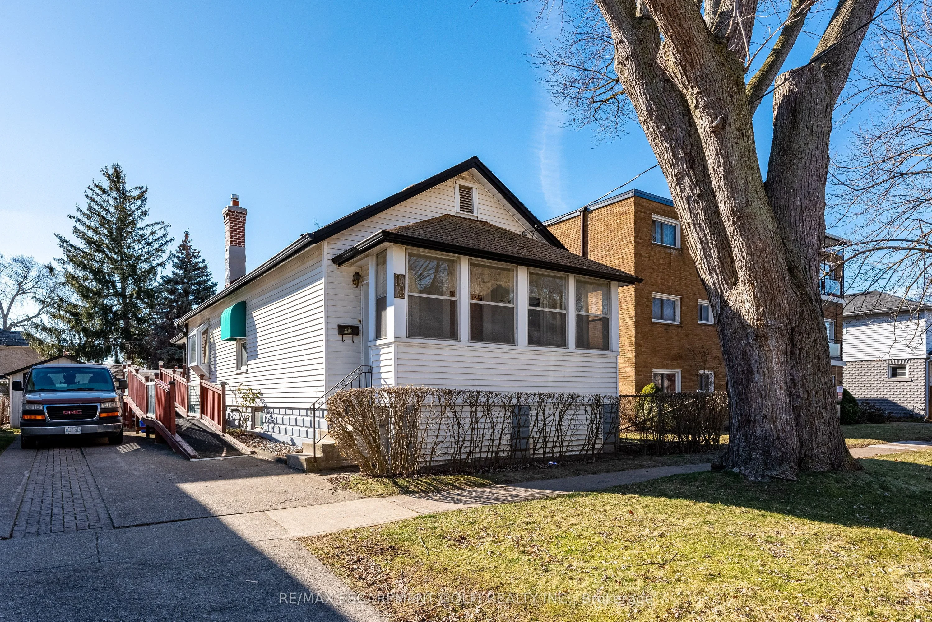 14 Dacotah Street, St. Catharines, On L2r 1z4