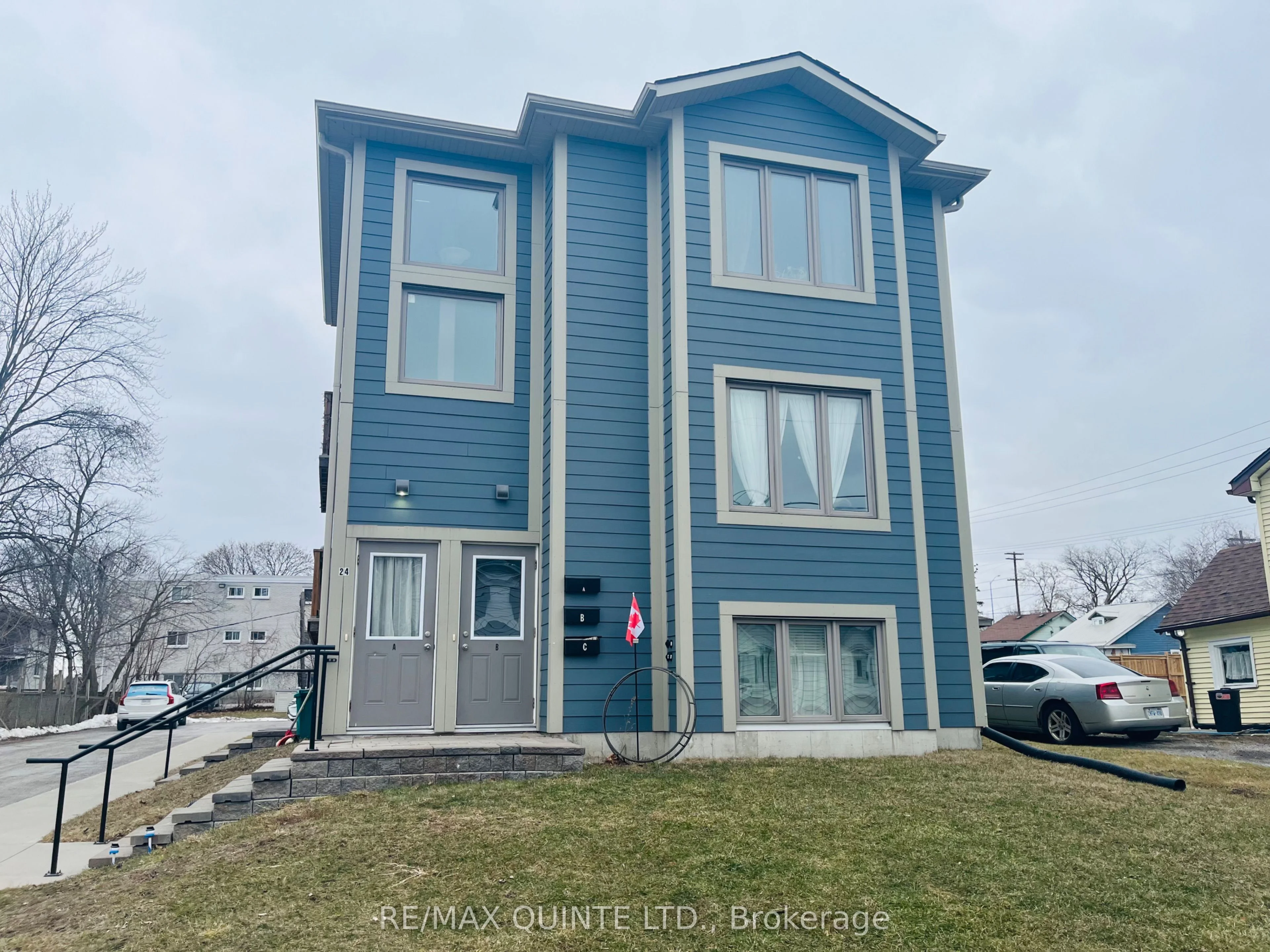24 Grier Street, Belleville, ON K8P 2Z7