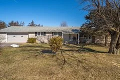 13 Howard Crescent, Prince Edward County, ON K8N 4Z7
