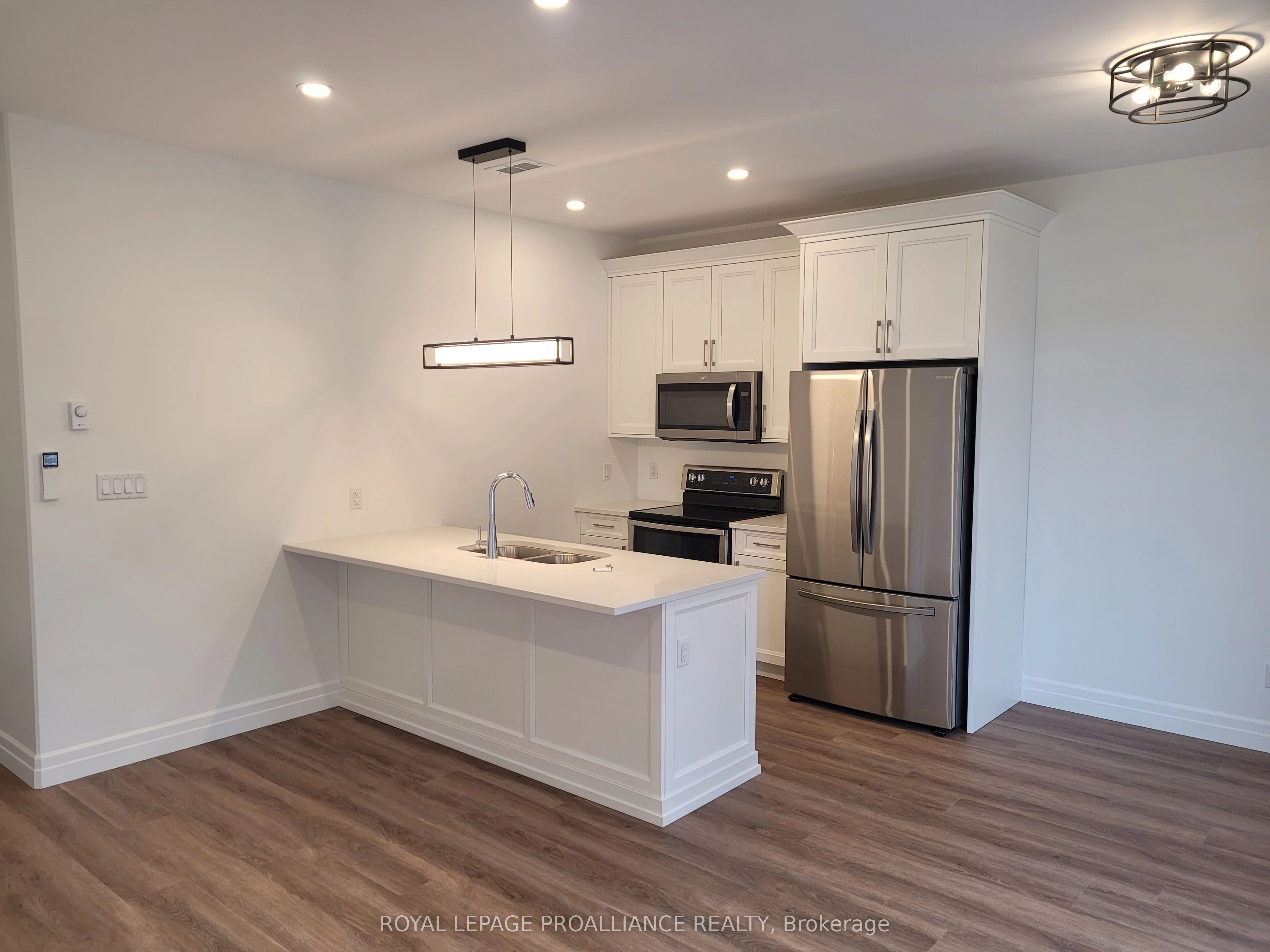 15 Bay Street 4, Quinte West, On K8v 1h2