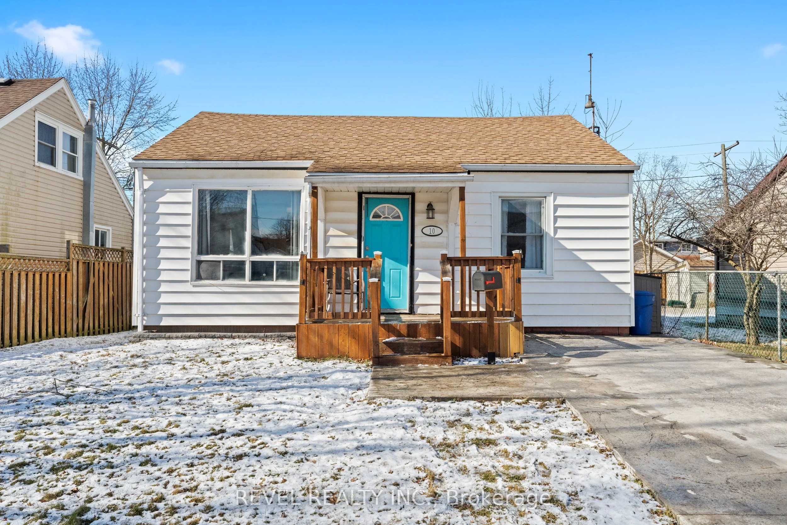 10 Mcnaughton Avenue, Welland, On L3b 2r5
