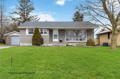 9 Westview Avenue, Brantford, On N3t 5l7