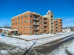58 GLENELG Street W 207, Kawartha Lakes, ON K9V 2V4