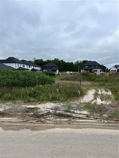 335 Thorne Drive, Strathroy-caradoc, On N7g 0g3