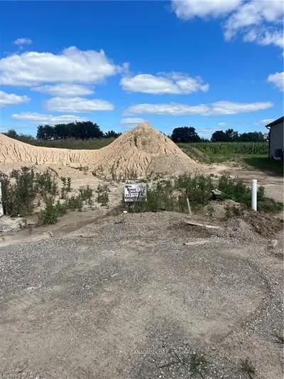50 Briscoe Crescent, Strathroy-caradoc, On N7g 0g3