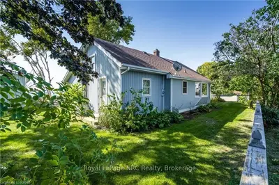 18038 Erie Shore Drive, Chatham-kent, On N0p 1a0