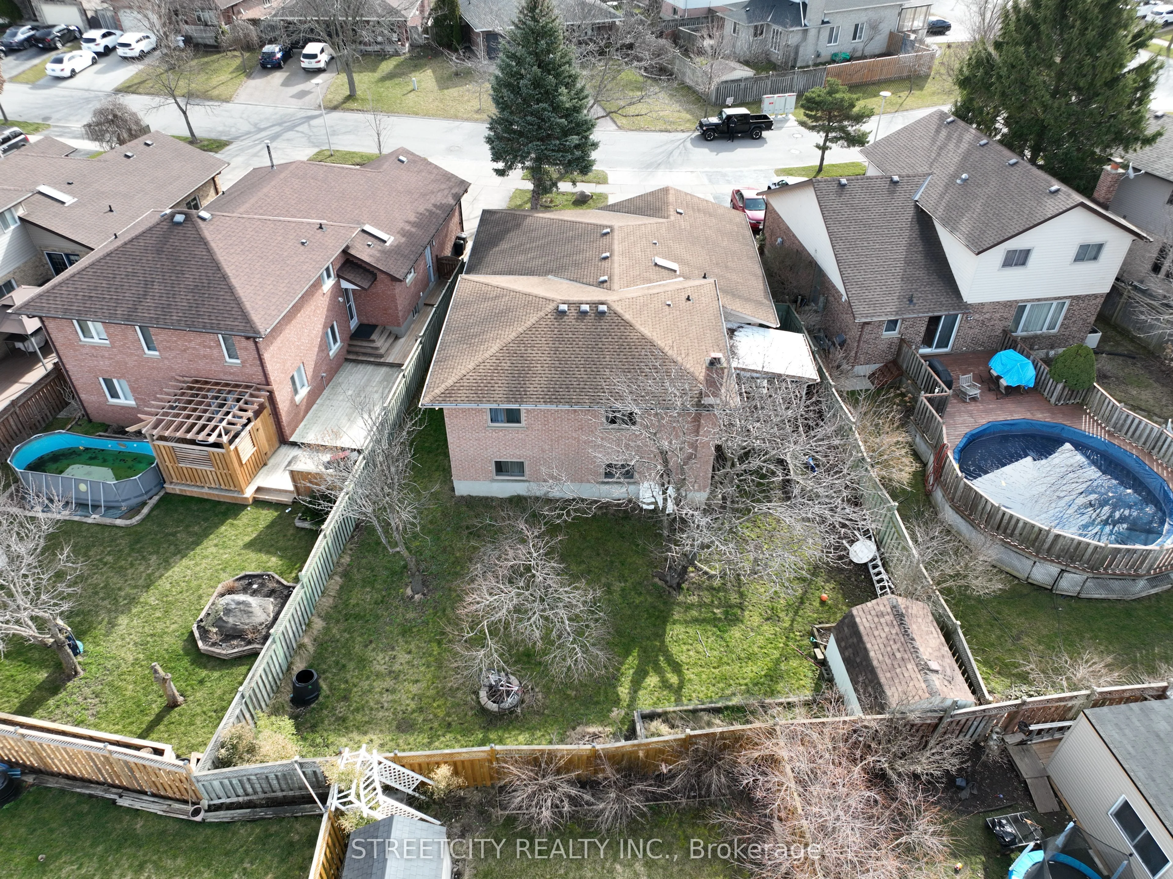 14 Jutta Crescent E, London South, ON N6E 3R2