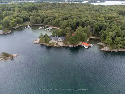 60 Grenadier Island, Leeds And The Thousand Islands, On, K0e 1r0
