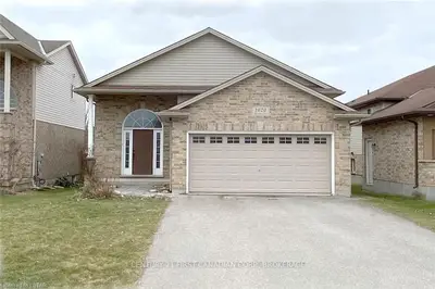 1020 Hanson Crescent, London North, On N6g 0b9
