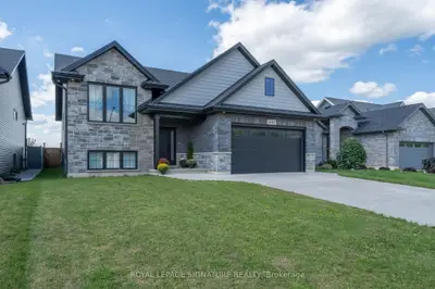 443 Oozloffsky Street, Petrolia, On N0n 1r0