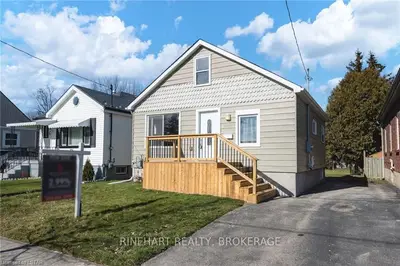 1624 Borden Street, London East, On N5w 2r2