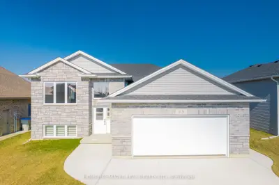 113 Macnab Street, Lambton Shores, On N0n 1j0